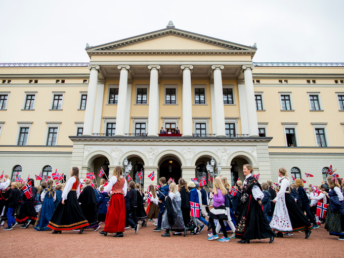 There are children from 121 schools in the Children's Parade in Oslo this year. Photo: Vegard Wivestad Grøtt / NTB scanpix